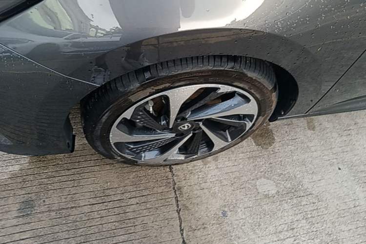 Used CHANGAN Ruicheng PLUS 2023 1.5T DCT Navigation Edition Left Front Wheel Hub