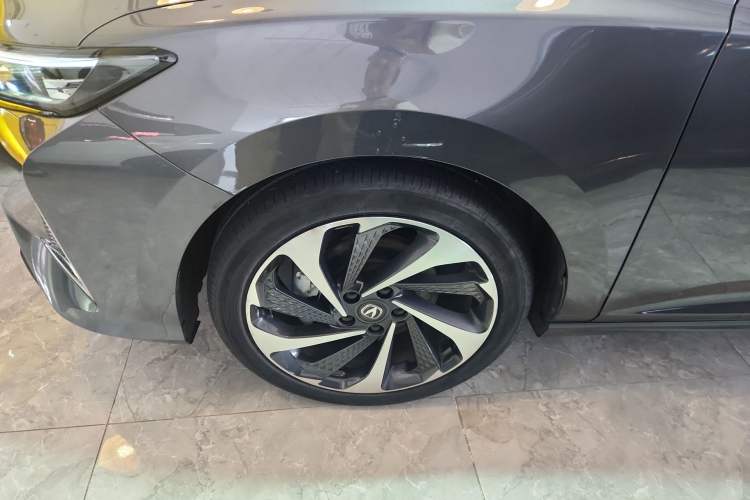 Used CHANGAN Ruicheng PLUS 2023 1.5T DCT Navigation Edition Left Front Wheel Hub