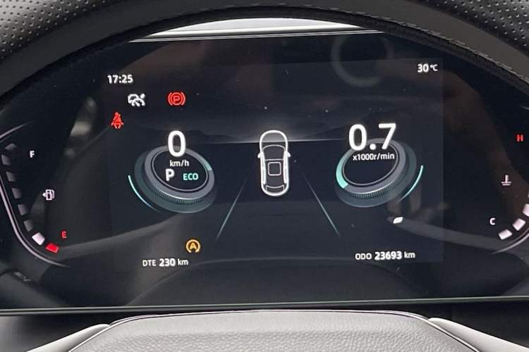 Used CHANGAN Ruicheng PLUS 2023 1.5T DCT Navigation Edition Odometer Close Up