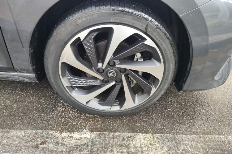 Used CHANGAN Ruicheng PLUS 2023 1.5T DCT Lingyue Trim Right Front Wheel Hub