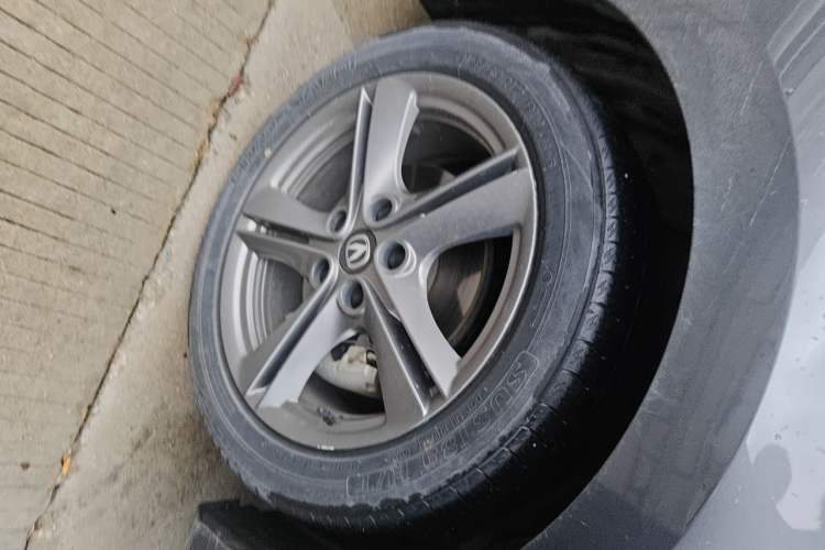 Used CHANGAN Ruicheng PLUS 2023 1.5T DCT Prestige Edition Right Front Wheel Hub