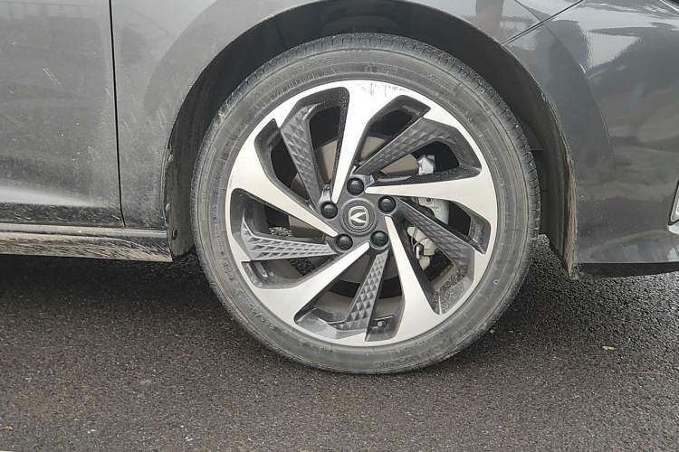 Used CHANGAN Ruicheng PLUS 2023 1.5T DCT Navigation Edition Right Front Wheel Hub