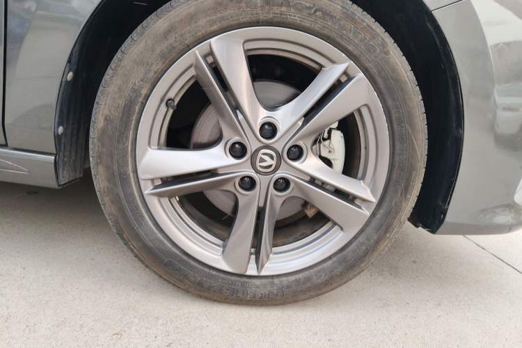 Used CHANGAN Ruicheng PLUS 2023 1.5T DCT Prestige Edition Right Front Wheel Hub