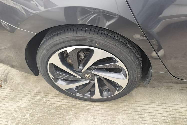 Used CHANGAN Ruicheng PLUS 2023 1.5T DCT Navigation Edition Right Rear Wheel Hub