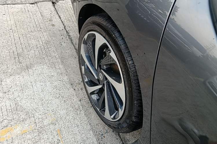 Used CHANGAN Ruicheng PLUS 2023 1.5T DCT Navigation Edition Right Rear Wheel Hub
