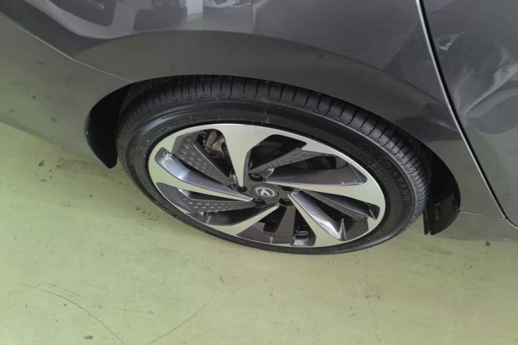 Used CHANGAN Ruicheng PLUS 2023 1.5T DCT Navigation Edition Right Rear Wheel Hub