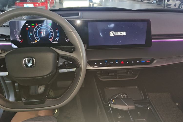 Used CHANGAN Ruicheng PLUS 2023 1.5T DCT Navigation Edition Center Console