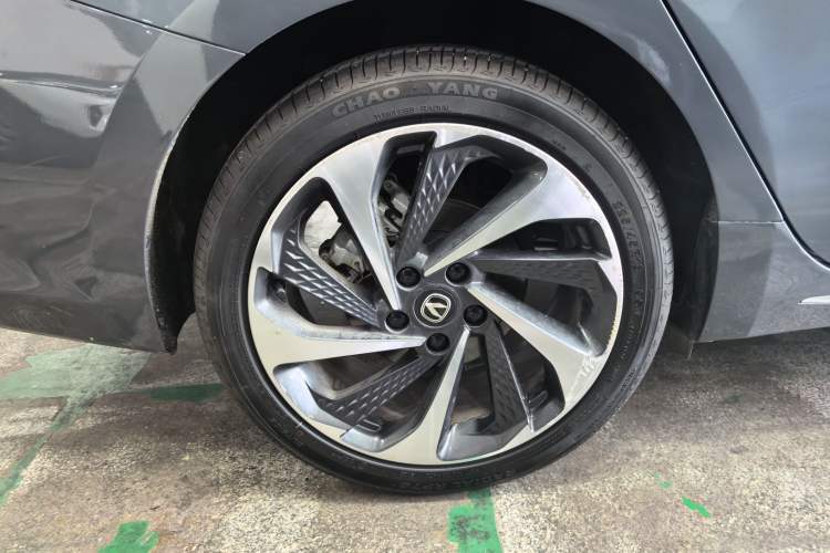 Used CHANGAN Ruicheng PLUS 2023 1.5T DCT Navigation Edition Right Rear Wheel Hub