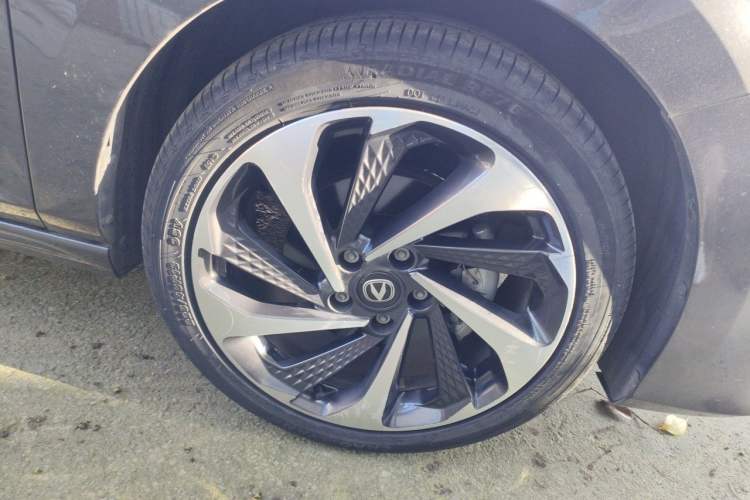 Used CHANGAN Ruicheng PLUS 2023 1.5T DCT Lingyue Trim Right Front Wheel Hub