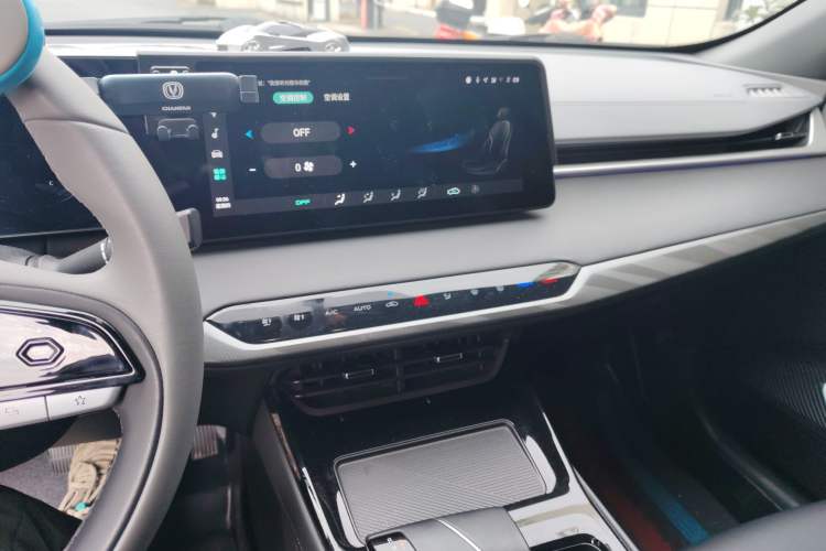 Used CHANGAN Ruicheng PLUS 2023 1.5T DCT Prestige Edition Audio And AC Panel