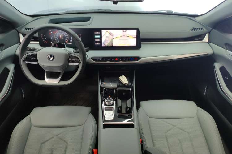 Used CHANGAN Ruicheng PLUS 2023 1.5T DCT Flagship Edition Center Console