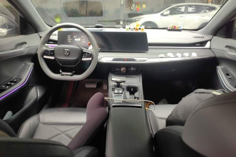 Used CHANGAN Ruicheng PLUS 2023 1.5T DCT Navigation Edition Center Console