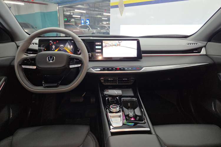 Used CHANGAN Ruicheng PLUS 2023 1.5T DCT Navigation Edition Center Console