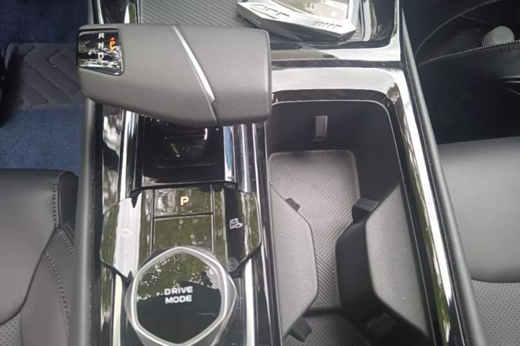 Used CHANGAN Ruicheng PLUS 2023 1.5T DCT Prestige Edition Gear Lever