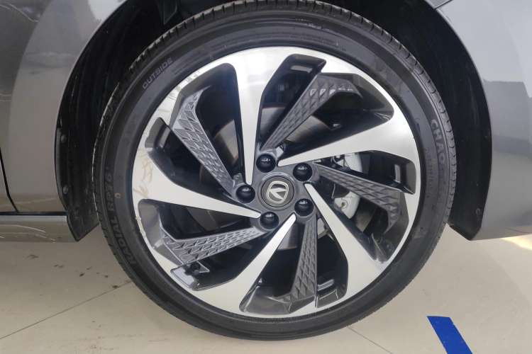 Used CHANGAN Ruicheng PLUS 2023 1.5T DCT Navigation Edition Left Front Wheel Hub