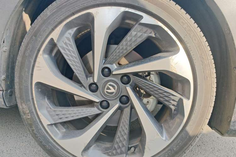 Used CHANGAN Ruicheng PLUS 2023 1.5T DCT Navigation Edition Right Front Wheel Hub