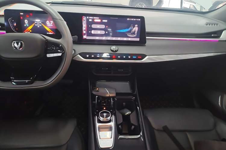 Used CHANGAN Ruicheng PLUS 2023 1.5T DCT Prestige Edition Audio And AC Panel