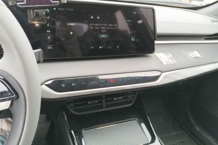 Used CHANGAN Ruicheng PLUS 2023 1.5T DCT Navigation Edition Audio And AC Panel