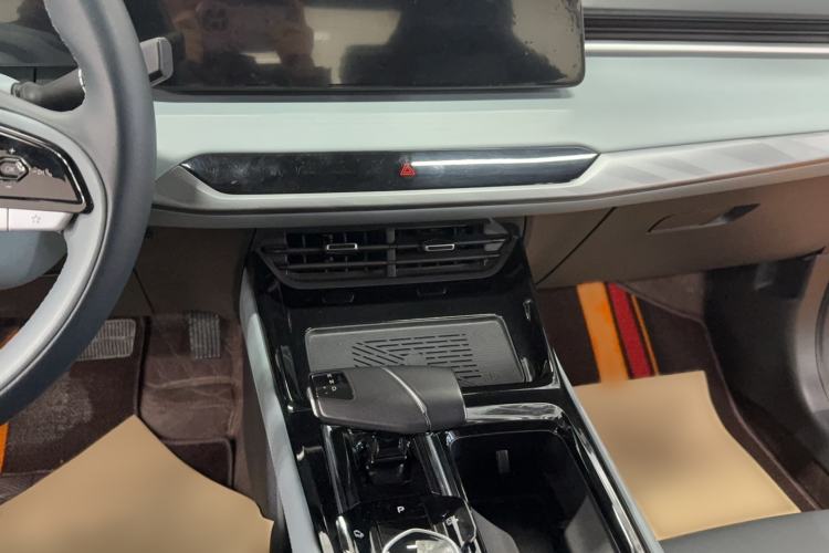 Used CHANGAN Ruicheng PLUS 2023 1.5T DCT Navigation Edition Audio And AC Panel
