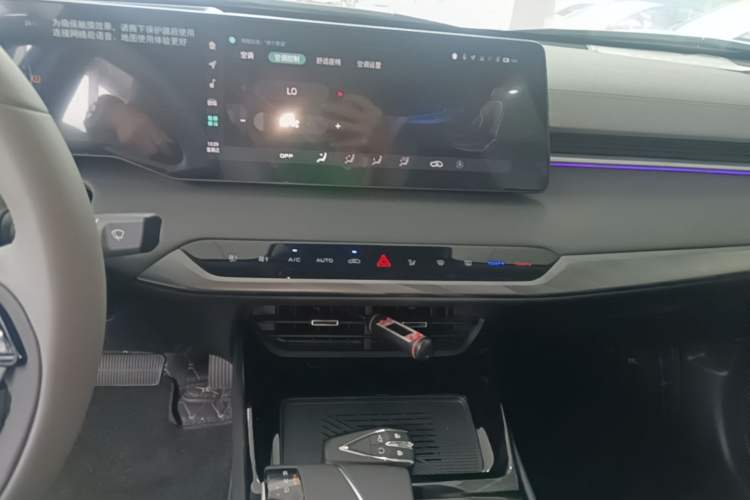 Used CHANGAN Ruicheng PLUS 2023 1.5T DCT Flagship Edition Audio And AC Panel