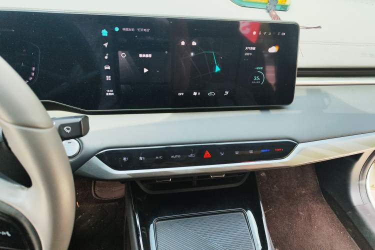 Used CHANGAN Ruicheng PLUS 2023 1.5T DCT Prestige Edition Audio And AC Panel