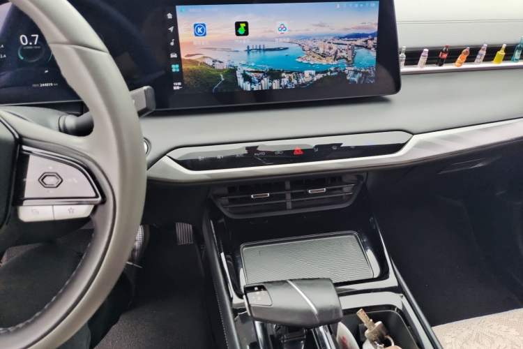 Used CHANGAN Ruicheng PLUS 2023 1.5T DCT Luxury Version Audio And AC Panel