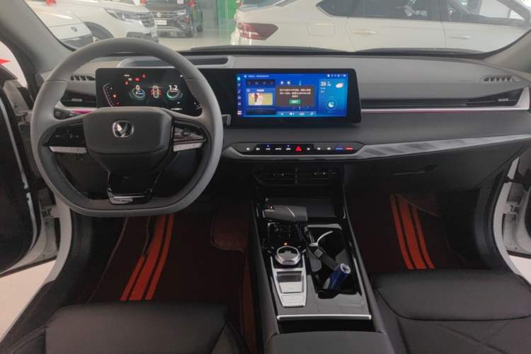 Used CHANGAN Ruicheng PLUS 2023 1.5T DCT Navigation Edition Center Console