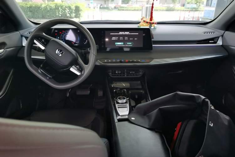 Used CHANGAN Ruicheng PLUS 2023 1.5T DCT Prestige Edition Center Console