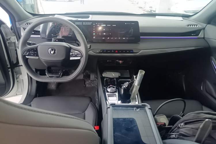 Used CHANGAN Ruicheng PLUS 2023 1.5T DCT Flagship Edition Center Console