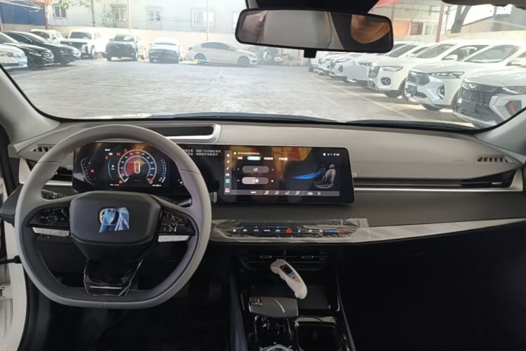 Used CHANGAN Ruicheng PLUS 2023 1.5T DCT Navigation Edition Center Console