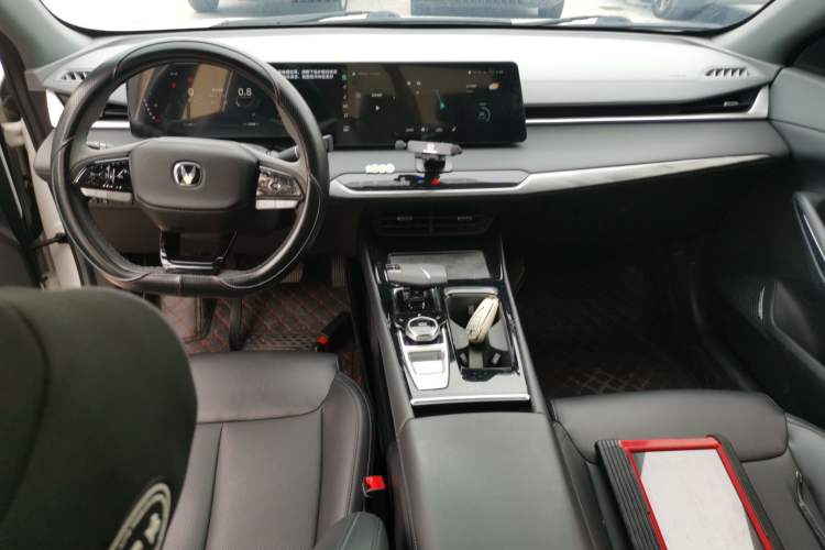 Used CHANGAN Ruicheng PLUS 2023 1.5T DCT Prestige Edition Center Console