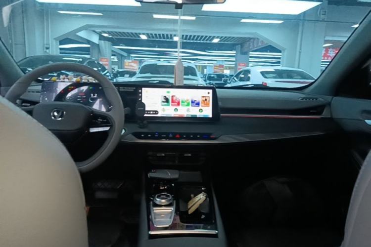 Used CHANGAN Ruicheng PLUS 2023 1.5T DCT Prestige Edition Center Console