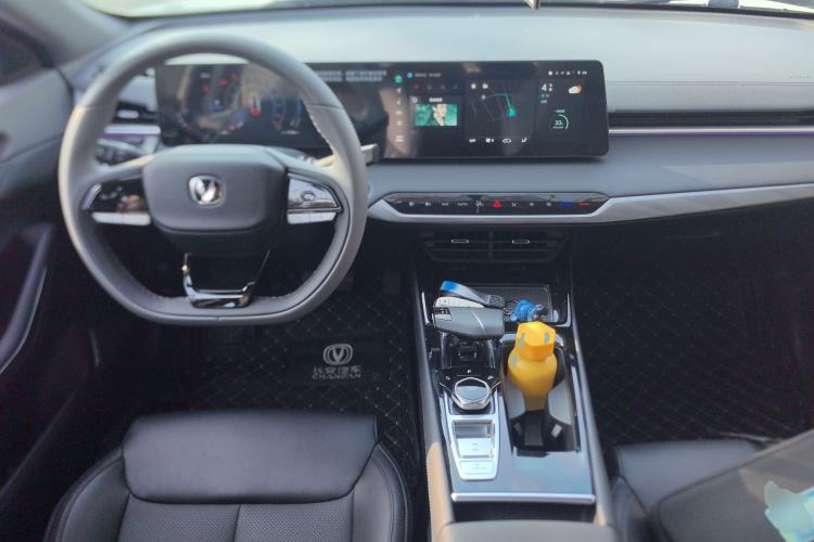 Used CHANGAN Ruicheng PLUS 2023 1.5T DCT Prestige Edition Center Console