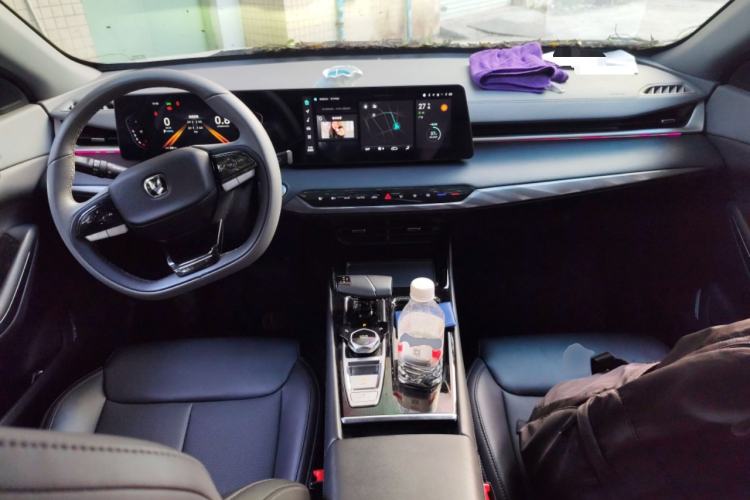 Used CHANGAN Ruicheng PLUS 2023 1.5T DCT Prestige Edition Center Console