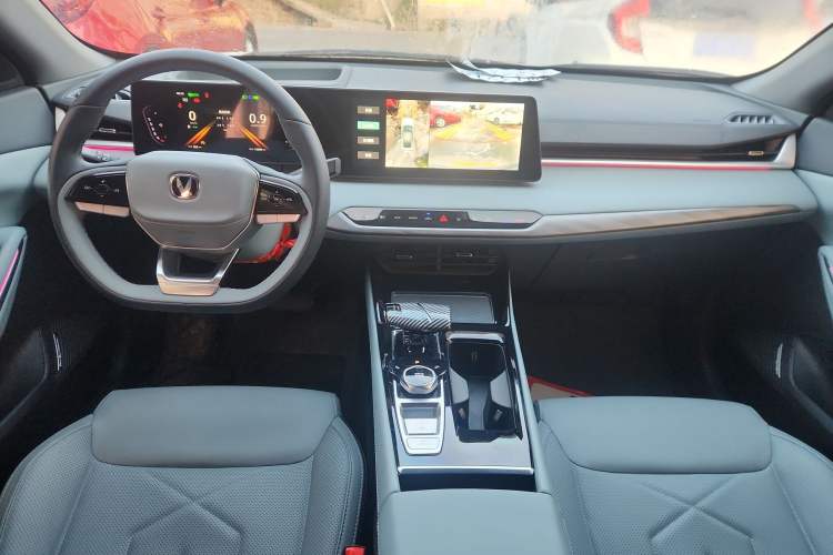 Used CHANGAN Ruicheng PLUS 2023 1.5T DCT Navigation Edition Center Console