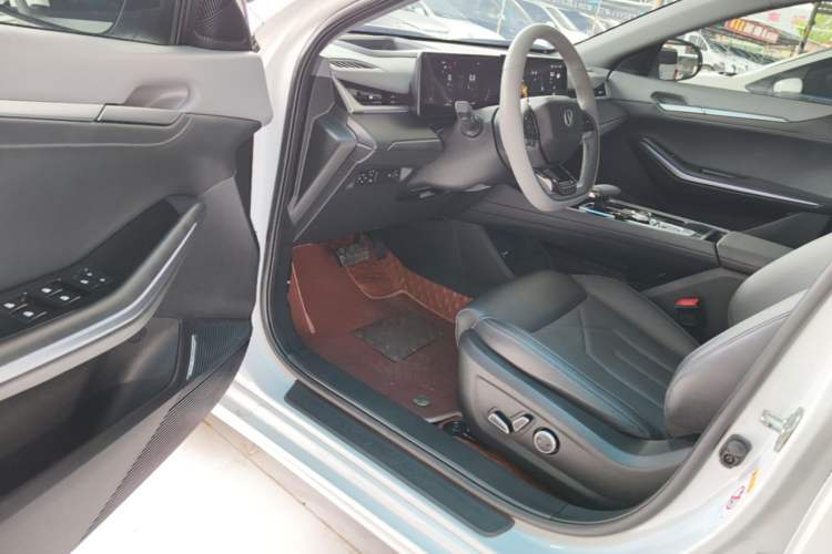 Used CHANGAN Ruicheng PLUS 2023 1.5T DCT Navigation Edition Driver Seat