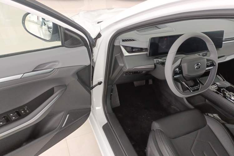 Used CHANGAN Ruicheng PLUS 2023 1.5T DCT Navigation Edition Driver Seat