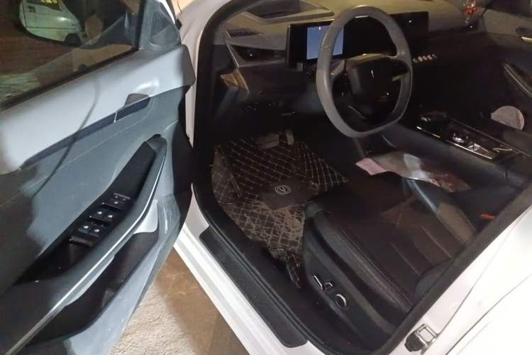 Used CHANGAN Ruicheng PLUS 2023 1.5T DCT Navigation Edition Driver Seat
