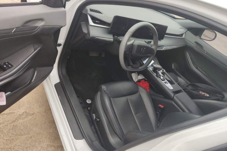 Used CHANGAN Ruicheng PLUS 2023 1.5T DCT Prestige Edition Driver Seat