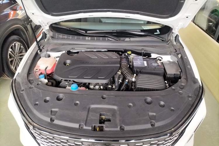 Used CHANGAN Ruicheng PLUS 2023 1.5T DCT Prestige Edition Engine Bay