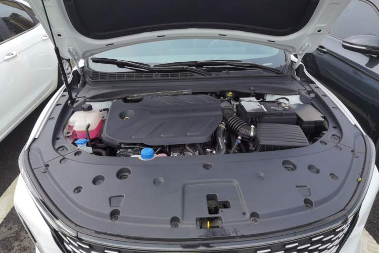Used CHANGAN Ruicheng PLUS 2023 1.5T DCT Prestige Edition Engine Bay