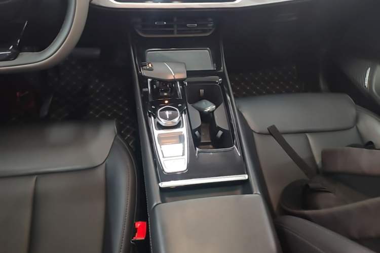 Used CHANGAN Ruicheng PLUS 2023 1.5T DCT Prestige Edition Gear Lever