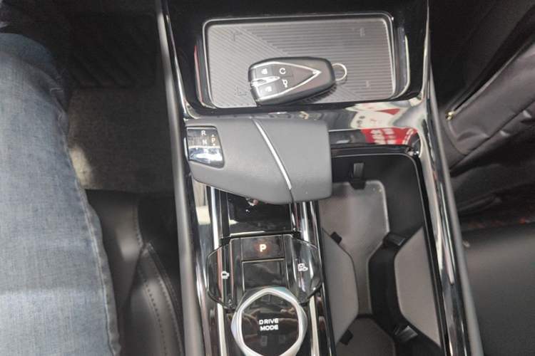 Used CHANGAN Ruicheng PLUS 2023 1.5T DCT Prestige Edition Gear Lever