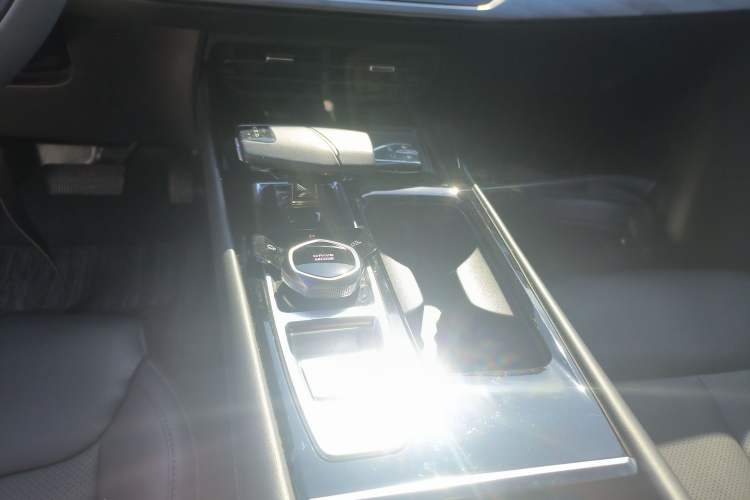 Used CHANGAN Ruicheng PLUS 2023 1.5T DCT Prestige Edition Gear Lever