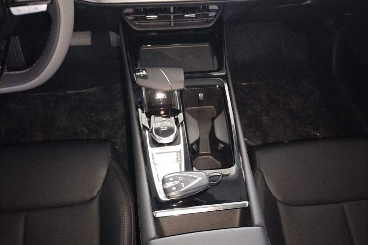 Used CHANGAN Ruicheng PLUS 2023 1.5T DCT Prestige Edition Gear Lever
