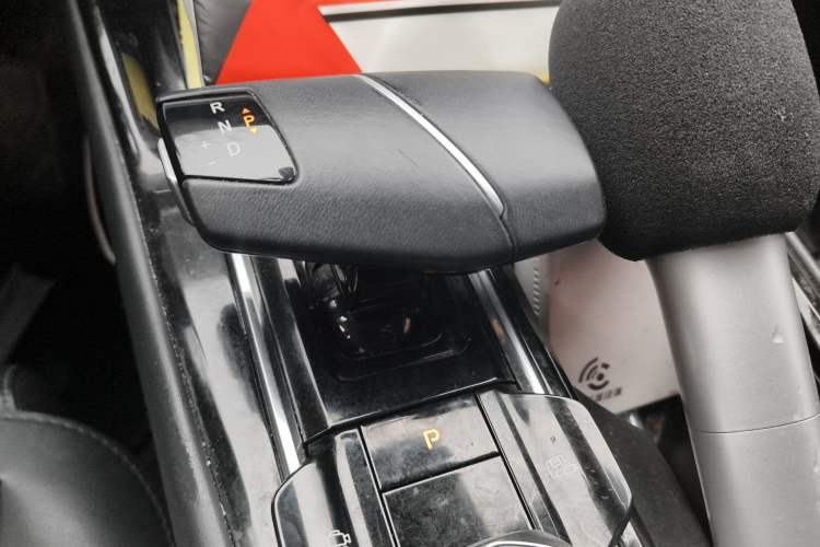 Used CHANGAN Ruicheng PLUS 2023 1.5T DCT Navigation Edition Gear Lever