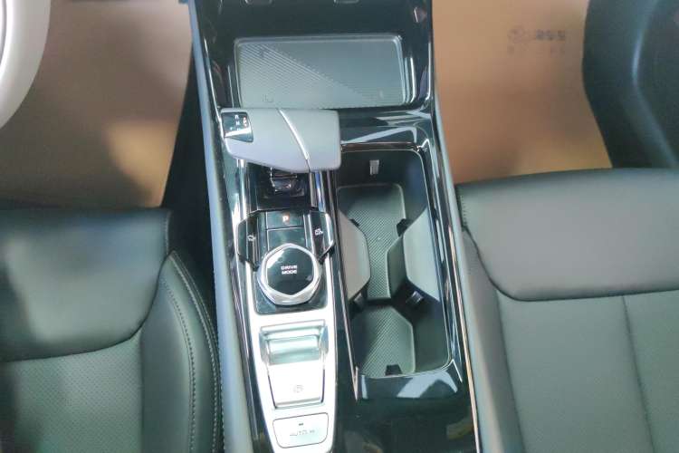 Used CHANGAN Ruicheng PLUS 2023 1.5T DCT Prestige Edition Gear Lever
