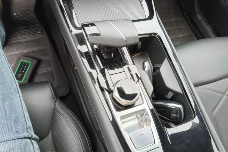 Used CHANGAN Ruicheng PLUS 2023 1.5T DCT Navigation Edition Gear Lever