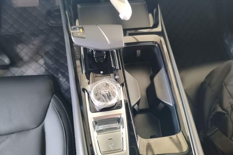 Used CHANGAN Ruicheng PLUS 2023 1.5T DCT Navigation Edition Gear Lever