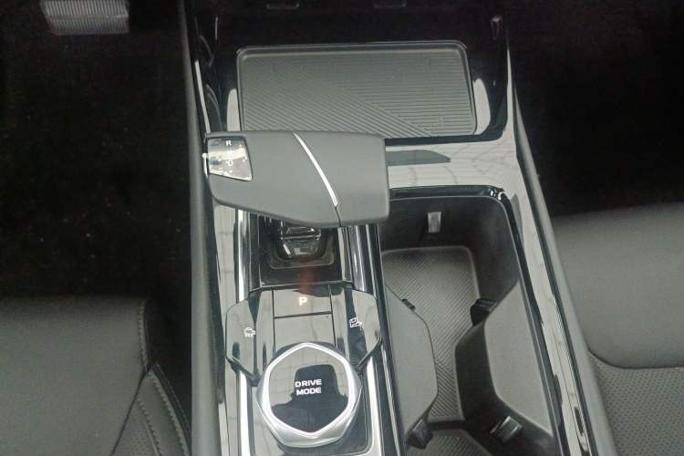 Used CHANGAN Ruicheng PLUS 2023 1.5T DCT Navigation Edition Gear Lever